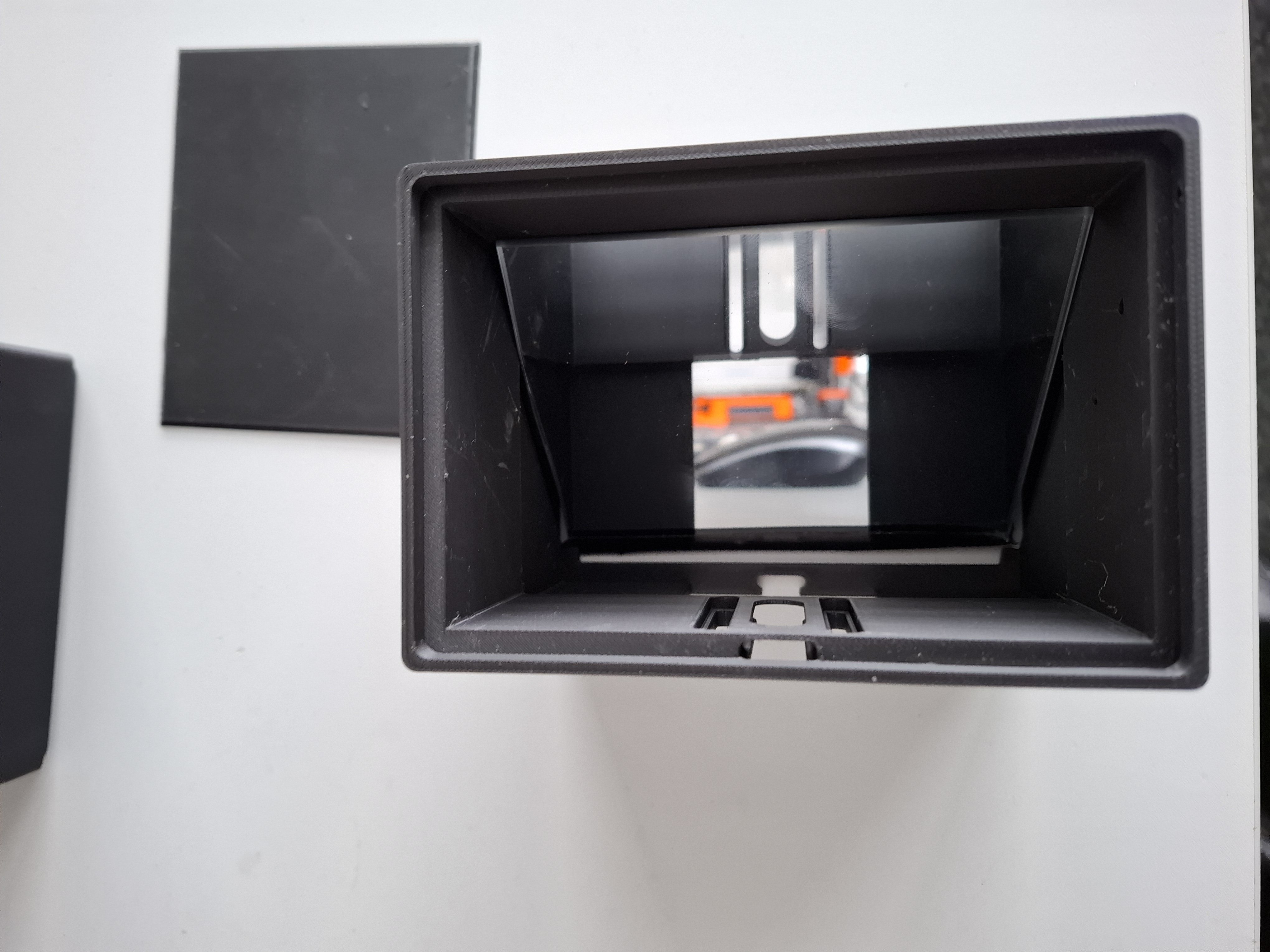 Imager body with mirror